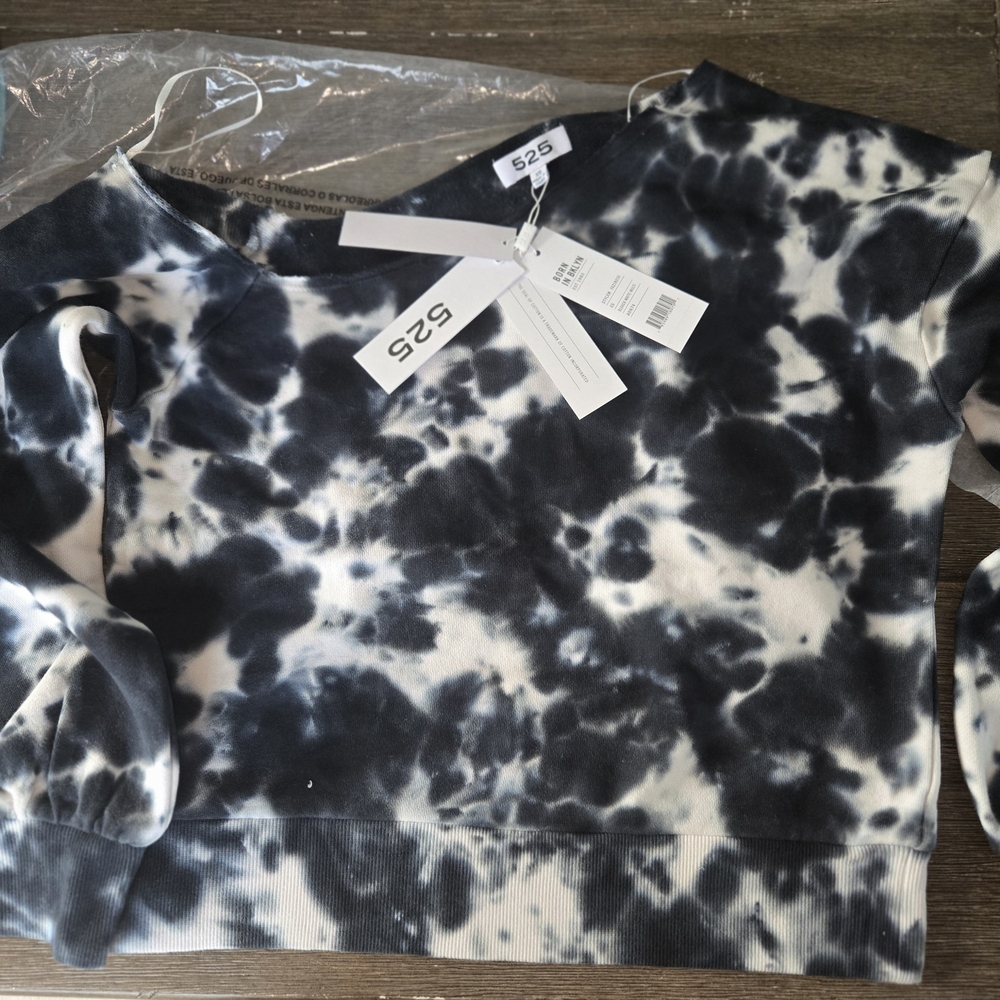 525 America Monochrome Off-the-Shoulder Sweater